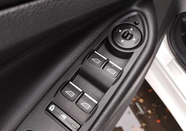 Ford Kuga cena 88900 przebieg: 124941, rok produkcji 2018 z Sulmierzyce małe 301